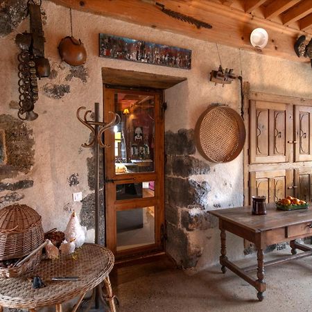 Chambre D'Hotes Et Gites Du Tapissier Polignac  Экстерьер фото