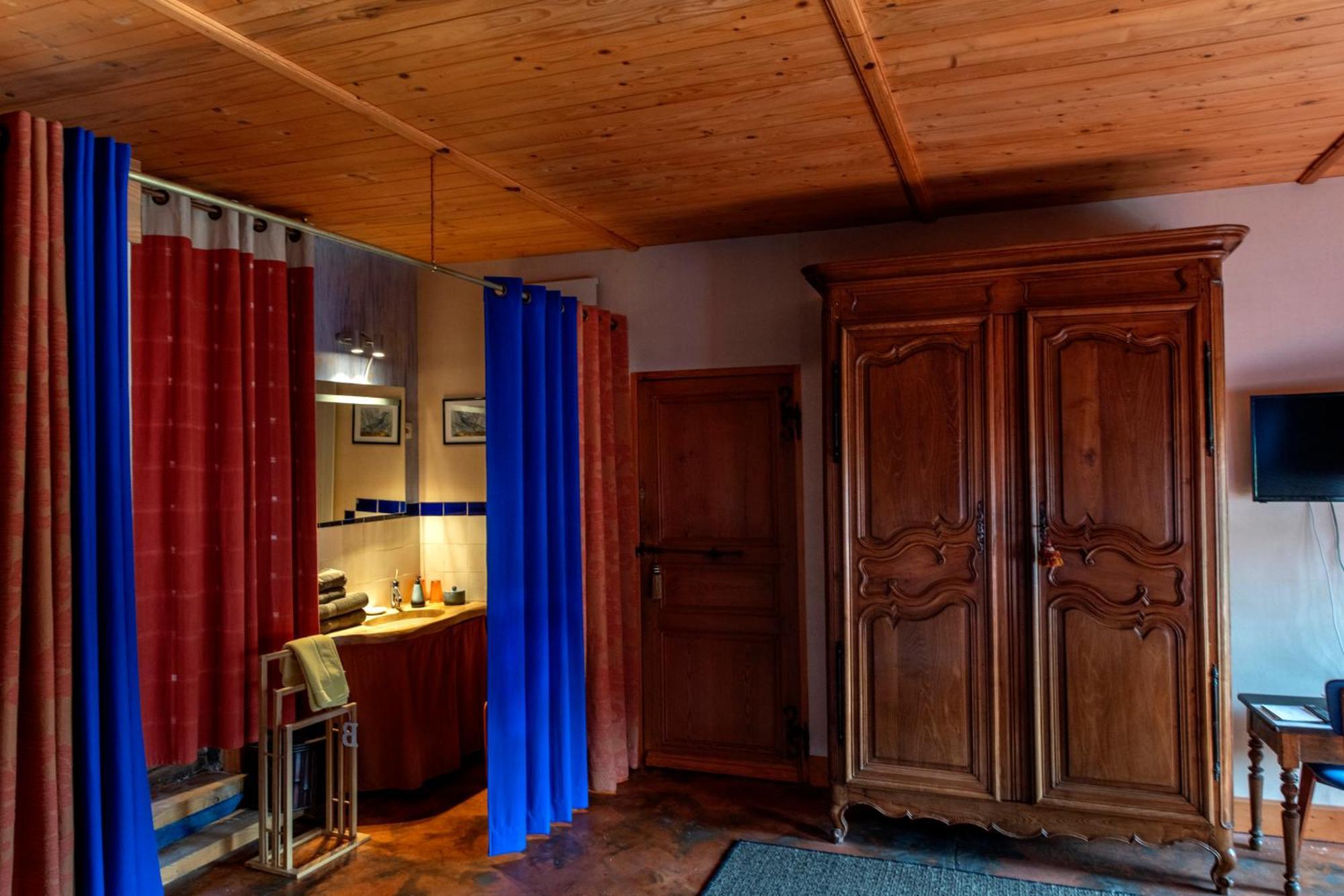 Chambre D'Hotes Et Gites Du Tapissier Polignac  Экстерьер фото